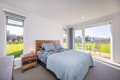 Photo of property in 1 Ashgrove Lane, Ashhurst, Palmerston North, 4470