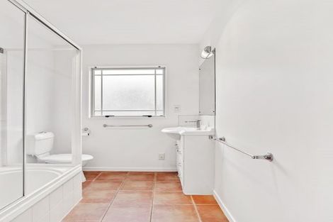 Photo of property in 145e Hobsonville Road, West Harbour, Auckland, 0618