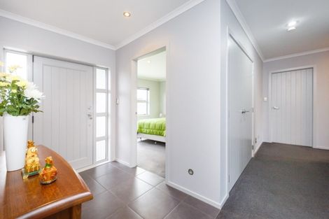 Photo of property in 8 Lorenzo Place, Kelvin Grove, Palmerston North, 4414