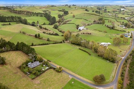 Photo of property in 32 Davis Road, Waiongana, Inglewood, 4389