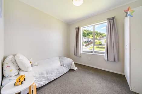 Photo of property in 3 Kaitangata Crescent, Kelson, Lower Hutt, 5010