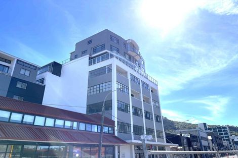 Photo of property in Endeavour Apartments, 4/125 Thorndon Quay, Pipitea, Wellington, 6011