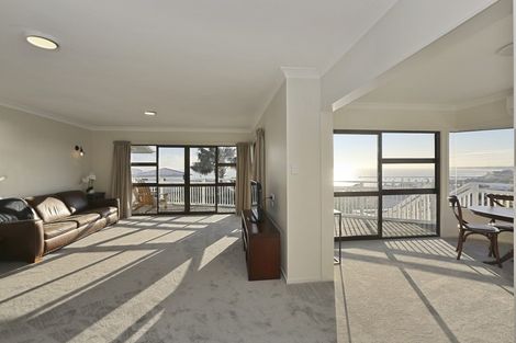 Photo of property in 4 Catherine Crescent, Moturoa, New Plymouth, 4310