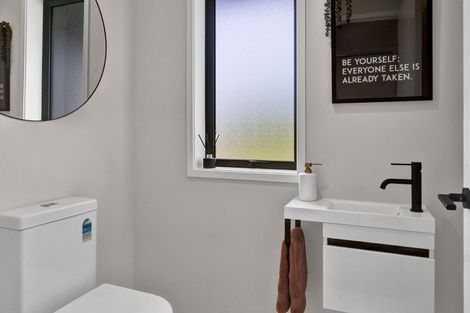 Photo of property in 1 Larlin Drive, Hawera, 4675