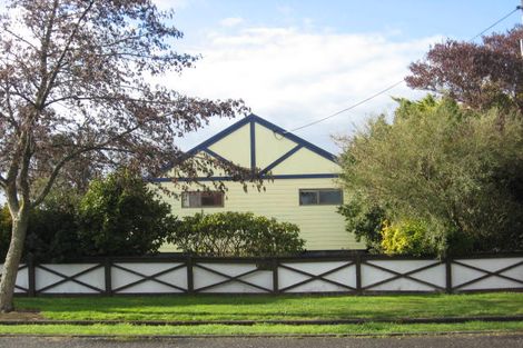 Photo of property in 84 Victoria Street, Carterton, 5713