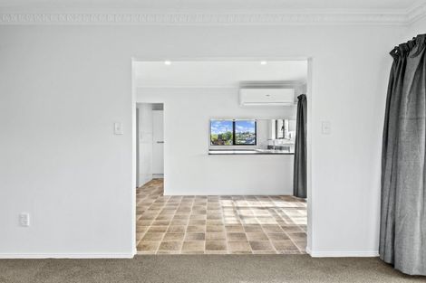 Photo of property in 2/39 Stanley Avenue, Milford, Auckland, 0620