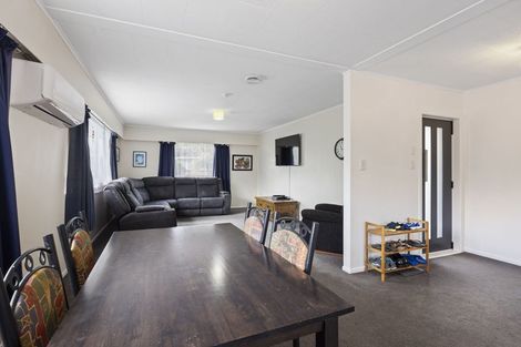 Photo of property in 1 Totara Terrace, Inglewood, 4330