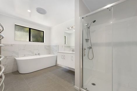 Photo of property in 14 King Charles Drive, Kingsley Heights, Upper Hutt, 5018