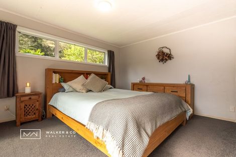 Photo of property in 5 Elmslie Road, Pinehaven, Upper Hutt, 5019
