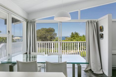 Photo of property in 5 Winston Street, Acacia Bay, Taupo, 3330