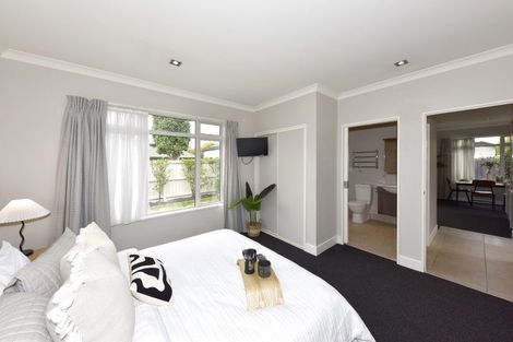 Photo of property in 1/414 Ilam Road, Bryndwr, Christchurch, 8052