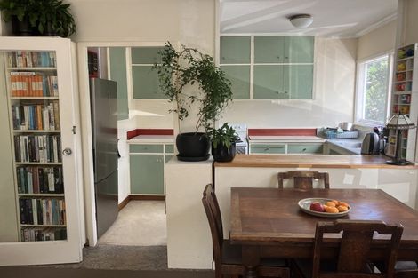 Photo of property in Newman Court Apartments, 2 Newman Terrace, Thorndon, Wellington, 6011