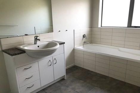 Photo of property in 300 Murphys Road, Flat Bush, Auckland, 2019