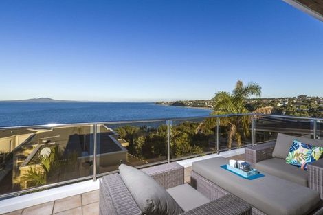 Photo of property in 1/25 Churchill Road, Murrays Bay, Auckland, 0630