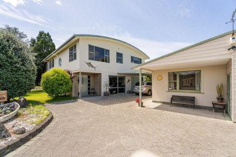 Photo of property in 16 Endeavour Place, Cooks Beach, Whitianga, 3591
