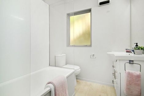 Photo of property in 16 Westwood Road, Tawa, Wellington, 5028