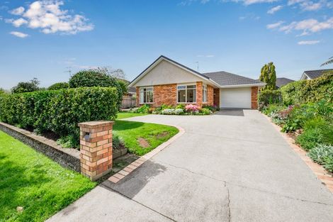 Photo of property in 1 Greenaway Road, Waikanae, 5036