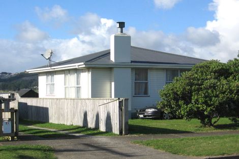 Photo of property in 23 Whanga Crescent, Titahi Bay, Porirua, 5022