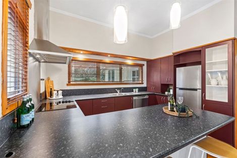 Photo of property in 259 Carrington Street, Vogeltown, New Plymouth, 4310