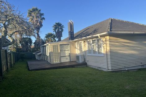 Photo of property in 24 Croydon Road, New Lynn, Auckland, 0600