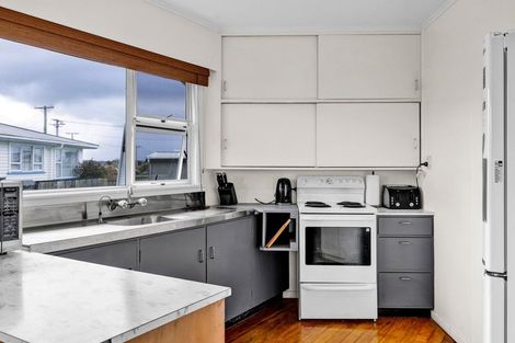 Photo of property in 19 Galt Street, Hawera, 4610