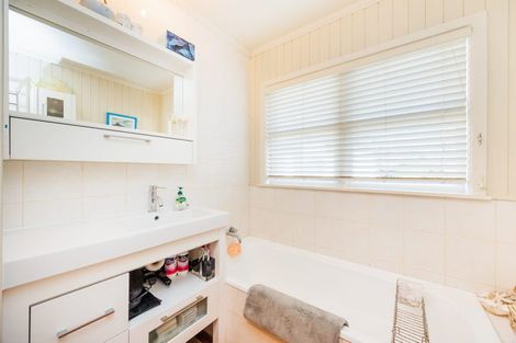 Photo of property in 7 Erin Street, Hokowhitu, Palmerston North, 4410