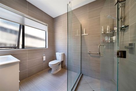 Photo of property in 23 Midhurst Avenue, Henderson, Auckland, 0612