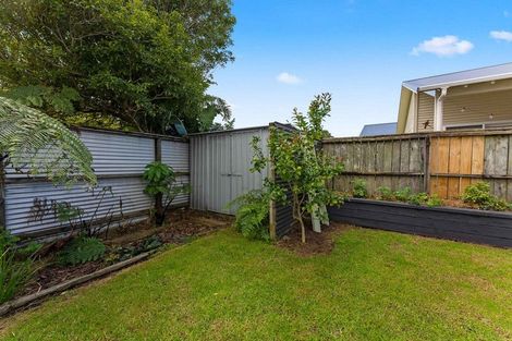 Photo of property in 94 Hine Street, New Plymouth, 4310