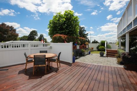 Photo of property in 1 Morrow Avenue, St Andrews, Hamilton, 3200