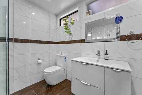 Photo of property in 34 Spinnaker Drive, Te Atatu Peninsula, Auckland, 0610