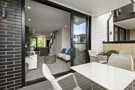 Photo of property in 2/19 Windlass Street, Long Bay, Auckland, 0630