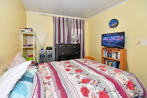 Photo of property in 16 Ranfurly Road, Papatoetoe, Auckland, 2104