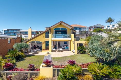 Photo of property in 33 Takutai Avenue, Half Moon Bay, Auckland, 2012