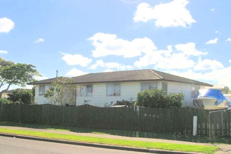 Photo of property in 2 Bahama Place, Clover Park, Auckland, 2023