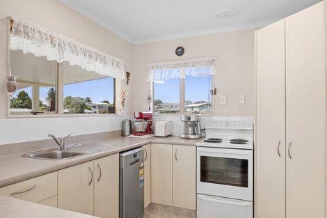 Photo of property in 3/9 Kelvin Place, Westown, New Plymouth, 4310