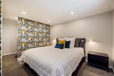 Photo of property in 170 Mount Pleasant Road, Mount Pleasant, Christchurch, 8081