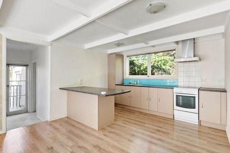 Photo of property in 10 Wyoming Avenue, Murrays Bay, Auckland, 0630