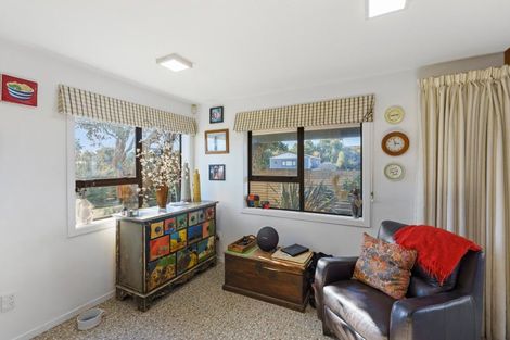 Photo of property in 6 James Street, Waikawa Beach, Levin, 5573
