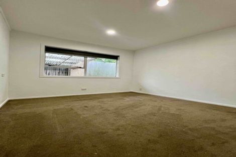 Photo of property in 1 Mirrabooka Avenue, Botany Downs, Auckland, 2010