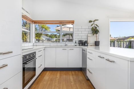 Photo of property in 102 Weggery Drive, Waikanae Beach, Waikanae, 5036