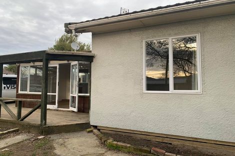 Photo of property in 16 Wainoni Road, Wainoni, Christchurch, 8061