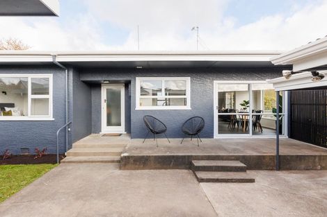 Photo of property in 6 Cremorne Avenue, Hokowhitu, Palmerston North, 4410