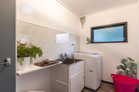 Photo of property in 27 Puriri Road, Waikanae, 5036