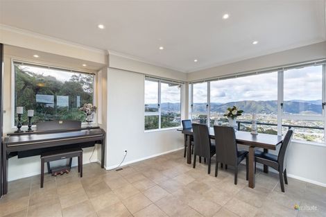 Photo of property in 96 Dowse Drive, Maungaraki, Lower Hutt, 5010