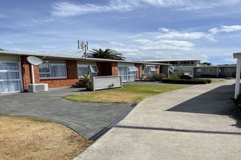 Photo of property in 2/5 Beach Street, Fitzroy, New Plymouth, 4312