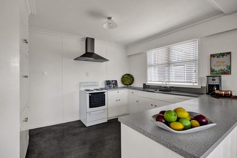 Photo of property in 70 Pendarves Street, New Plymouth, 4310