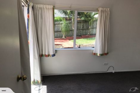 Photo of property in 13a Jacanas Place, Unsworth Heights, Auckland, 0632