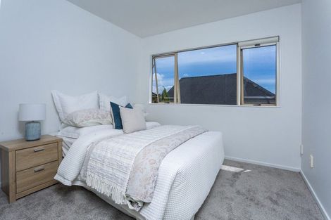 Photo of property in 78 Medallion Drive, Oteha, Auckland, 0632