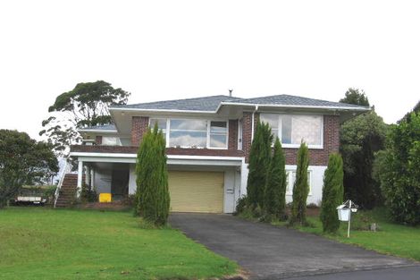 Photo of property in 4 Hillary Heights Avenue, Glendene, Auckland, 0602