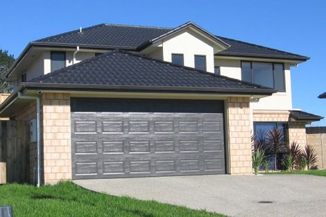 Photo of property in 14 Newbury Place, Schnapper Rock, Auckland, 0632